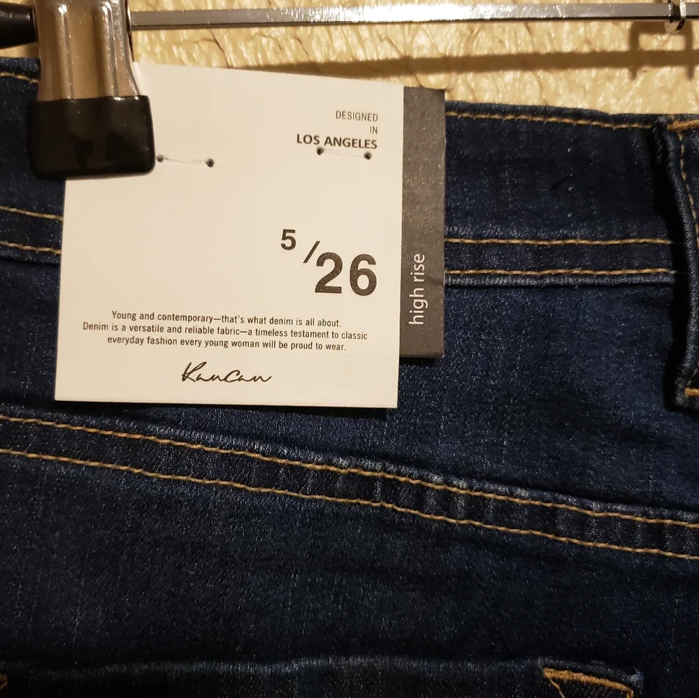 KanCan Jeans Button Fly Size 26 (5) flare‎ Distressed Stretchy